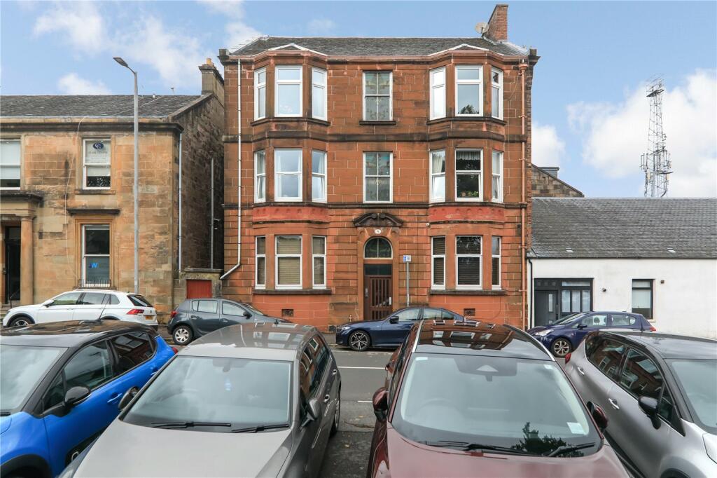 Beautiful Greenock west end flat has three bedrooms and private cellar